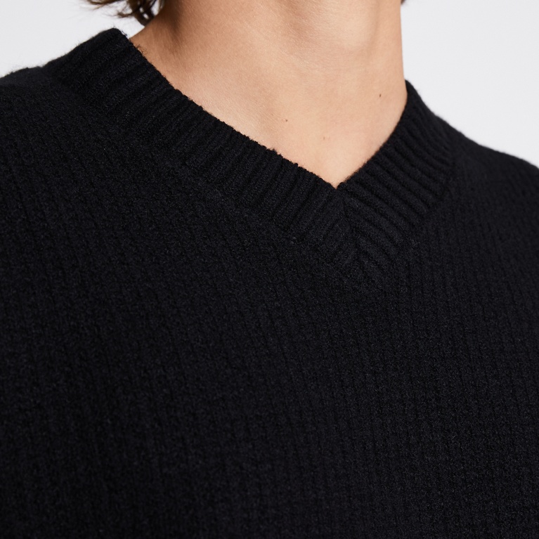 V-neck knit sweater "Manne" Black